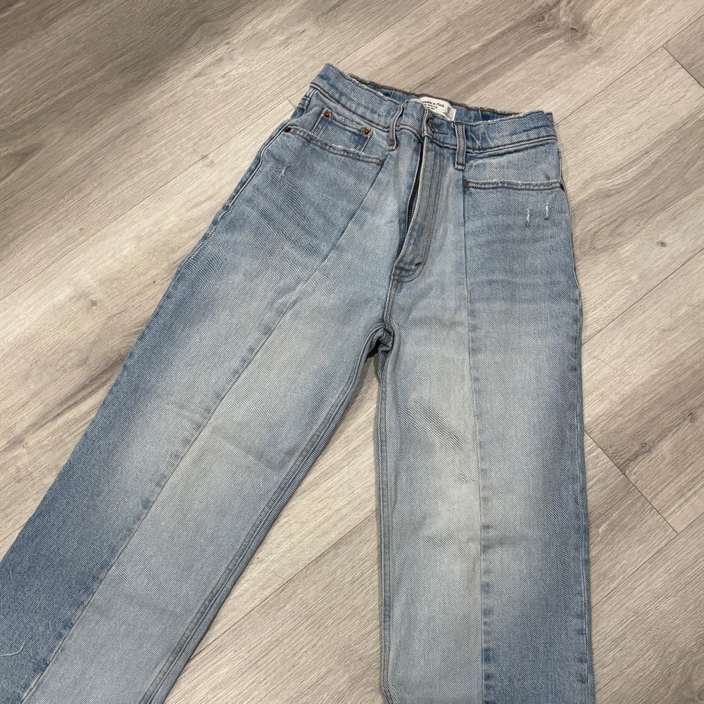 Abercrombie and Fitch The Crop Wide Leg Ultra High Rise